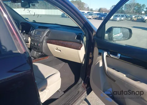 2014 Kia Sorento Lx z USA, uszkodzony, nr VIN 5XYKTCA65EG479652